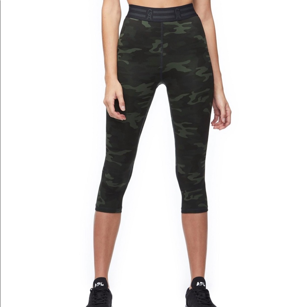 Good American cropped camp leggings